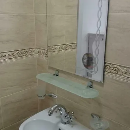 Luxury Furnished In The Heart Of The City بورغاس